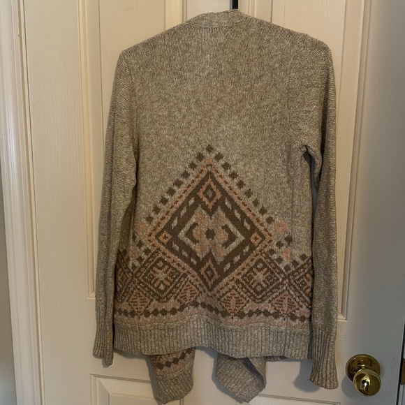Beautiful hollister cardigan: size:XS - Picture 2 of 3